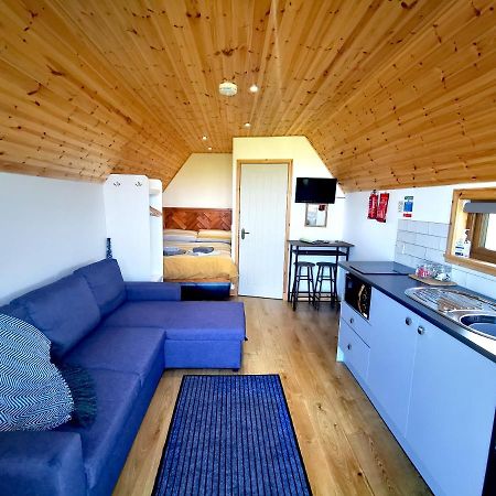 Gowanview Glamping Hotel บานฟ์ ภายนอก รูปภาพ