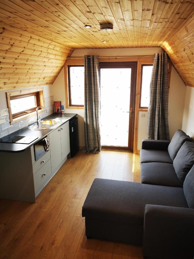 Gowanview Glamping Hotel บานฟ์ ภายนอก รูปภาพ