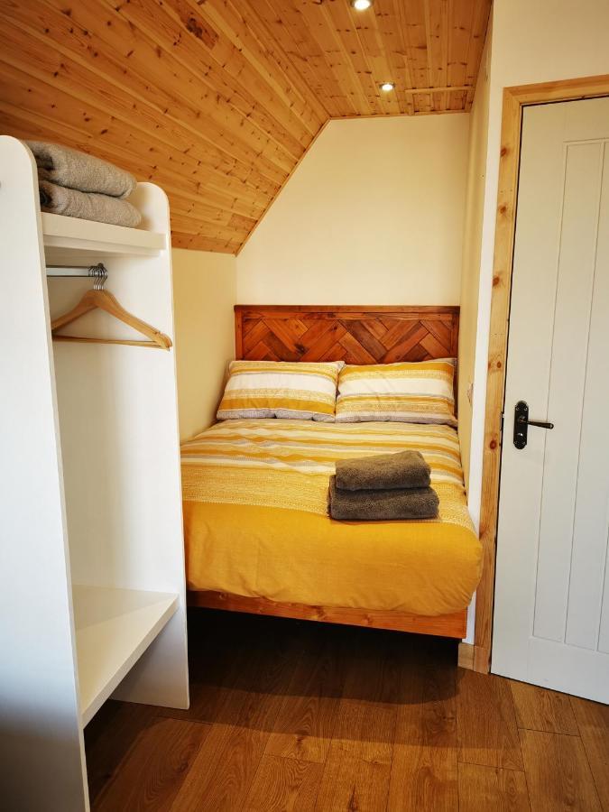 Gowanview Glamping Hotel บานฟ์ ภายนอก รูปภาพ